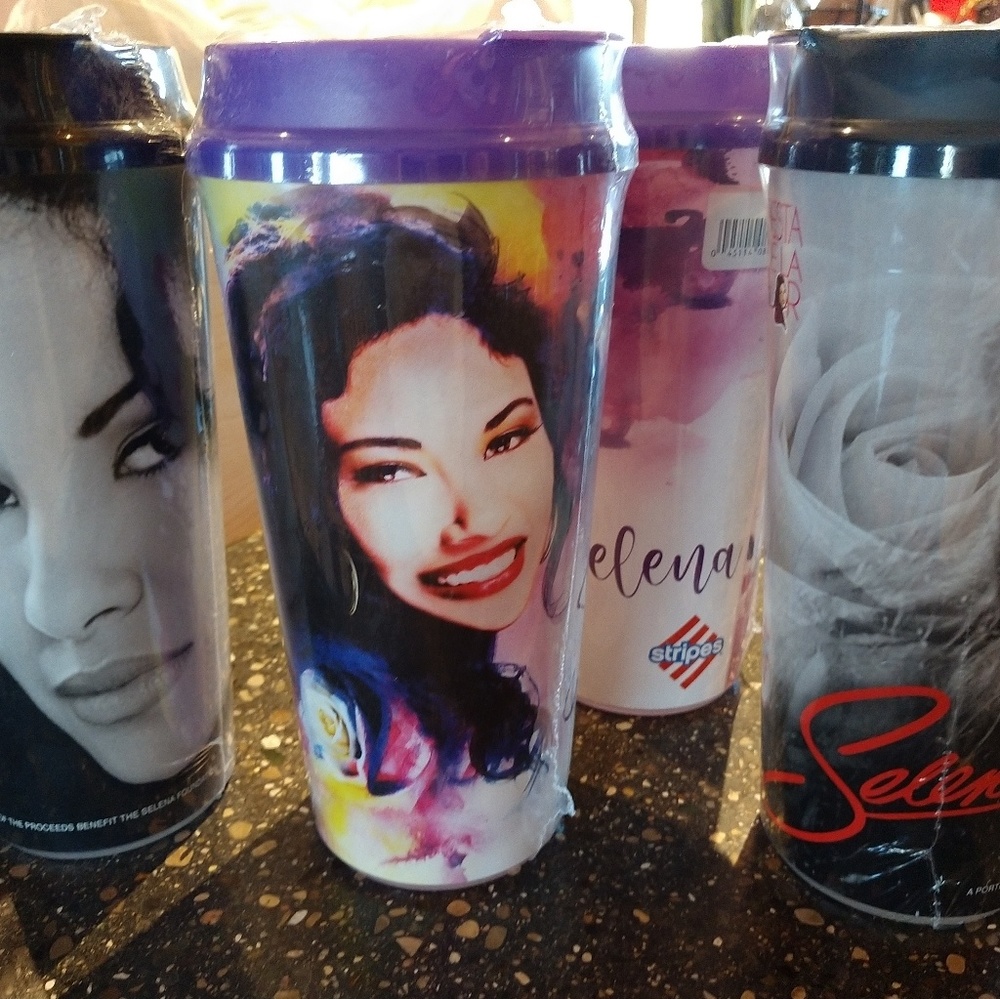 2018 Fiesta De La Flor Selena Black and White Cup - Picture 1 of 1